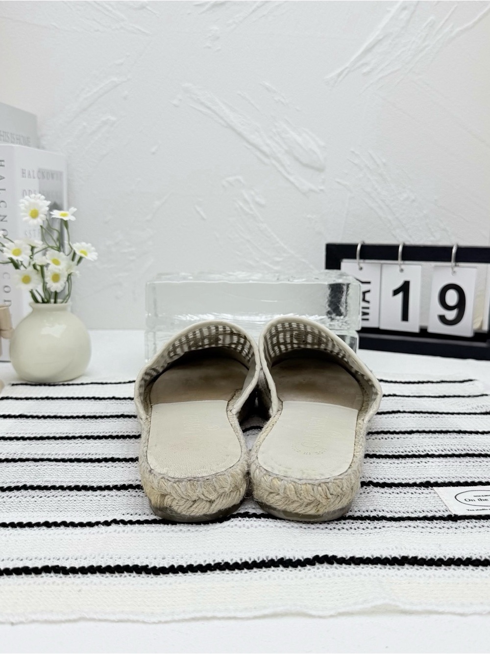 CHANEL Black and Cream Woven Espadrille Mules with Logo - Picture 4 of 6